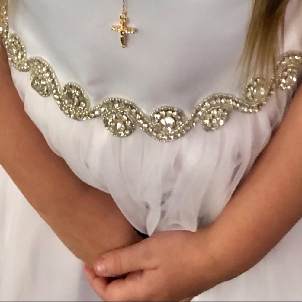 Beautiful white party dress size girls 11/12